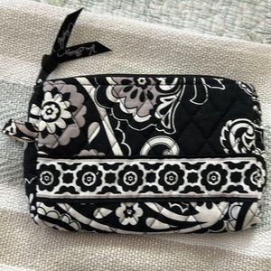 LIKE NEW Vera Bradley makeup bag